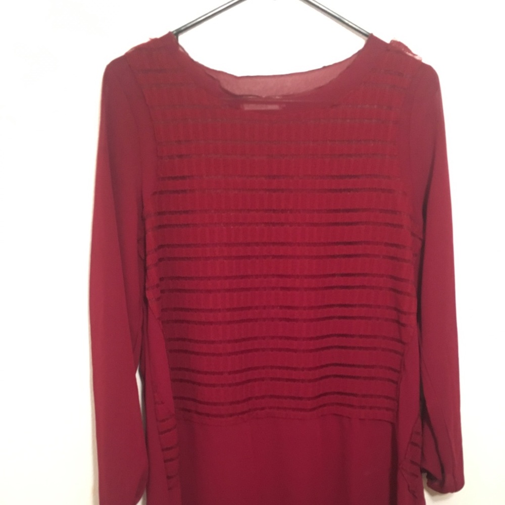 New Light long sleeve tunic. Maroon. Large.